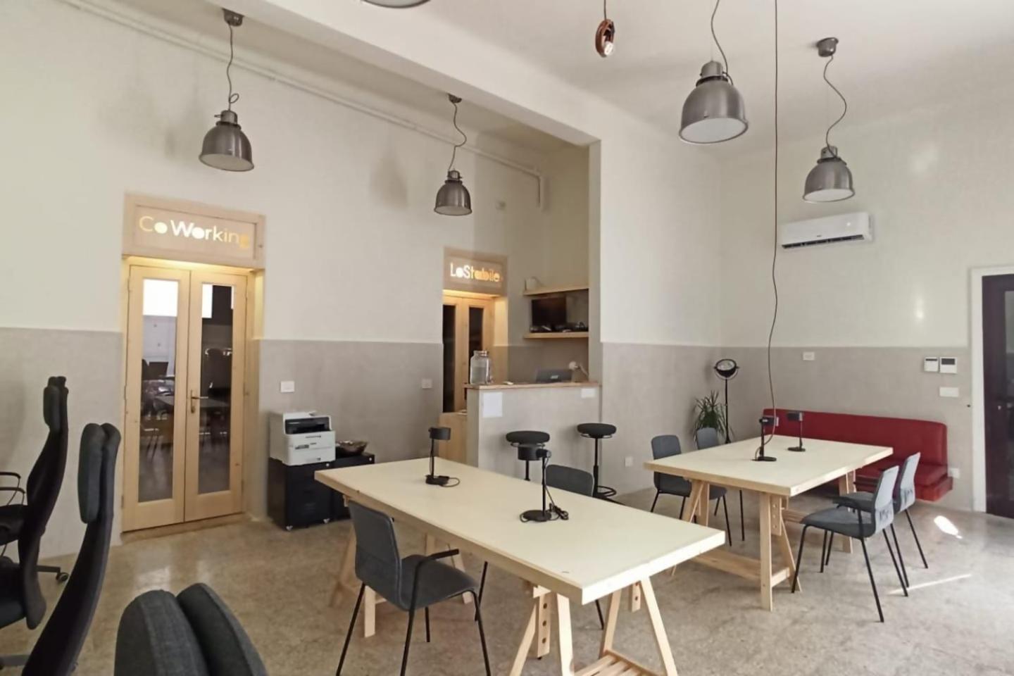 Lostabile Guesthouse & Coworking Бари Экстерьер фото
