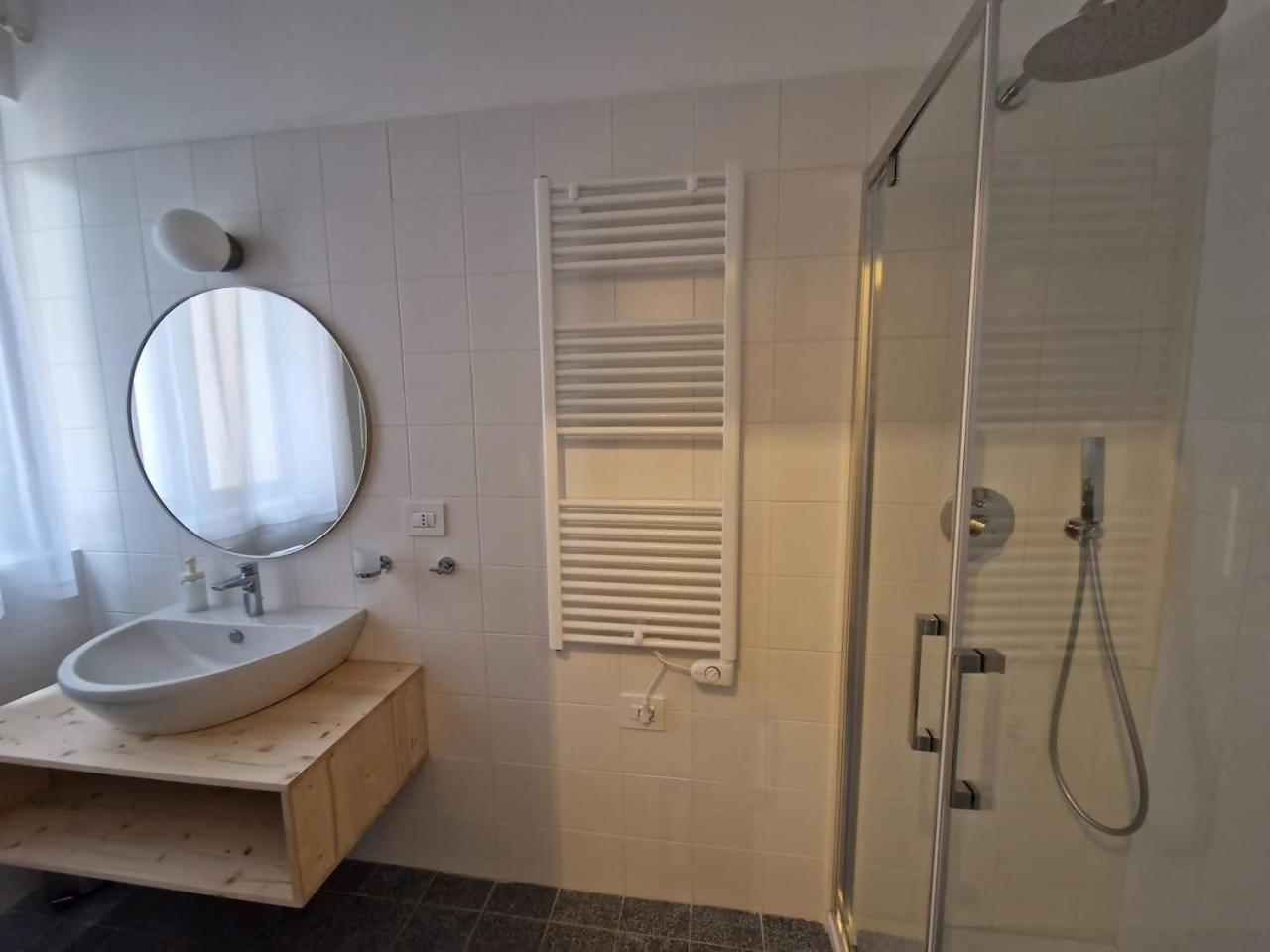 Lostabile Guesthouse & Coworking Бари Экстерьер фото