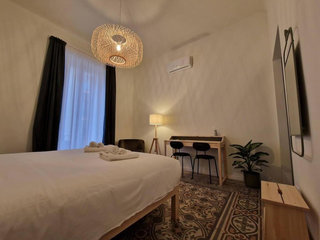 Lostabile Guesthouse & Coworking Бари Экстерьер фото